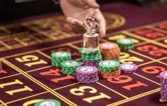 92 Star casino presented on mobile device in Pakistan with slots and live games